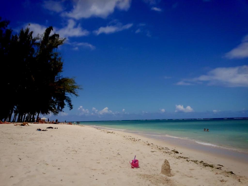 Beachfront Apartment Flic en Flac Bagian luar foto
